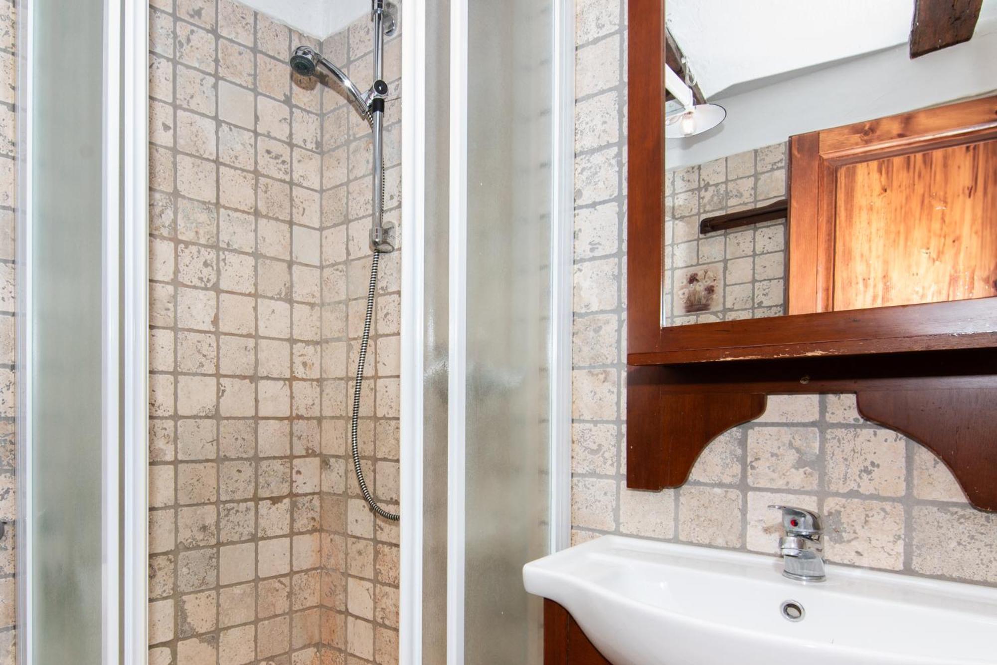 Apartments Valentinus 1800 Sezana Ngoại thất bức ảnh