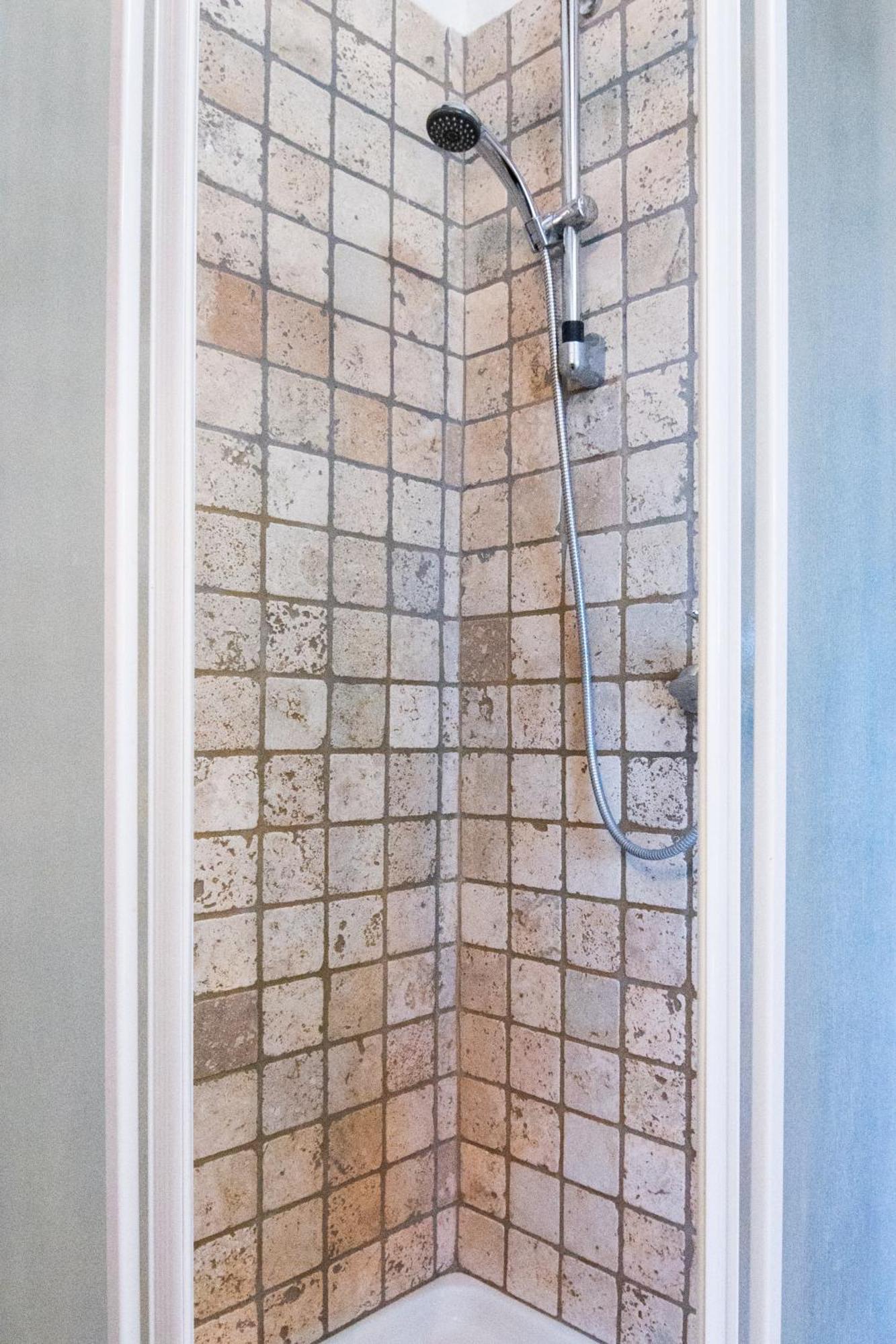 Apartments Valentinus 1800 Sezana Ngoại thất bức ảnh