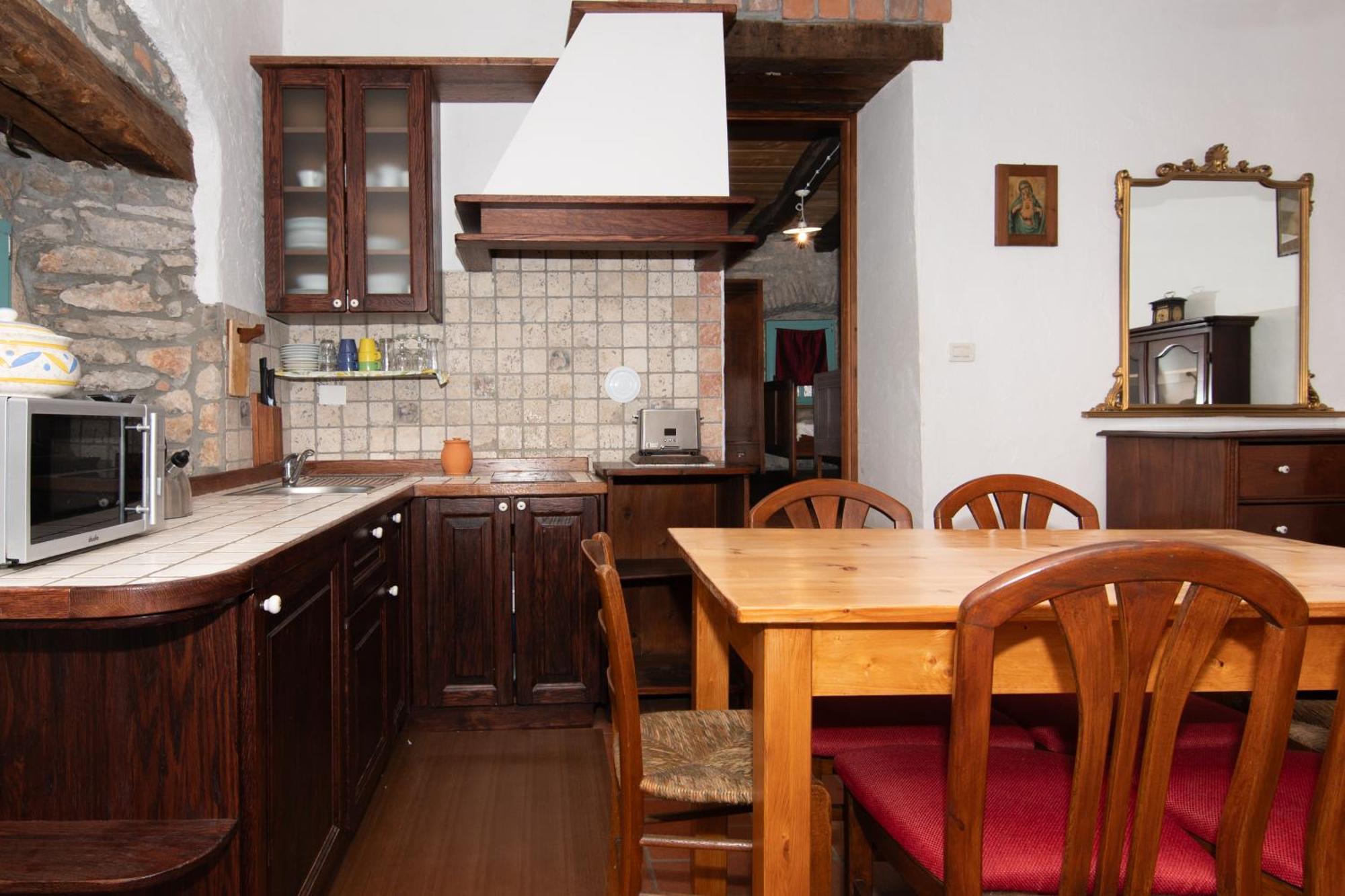 Apartments Valentinus 1800 Sezana Ngoại thất bức ảnh