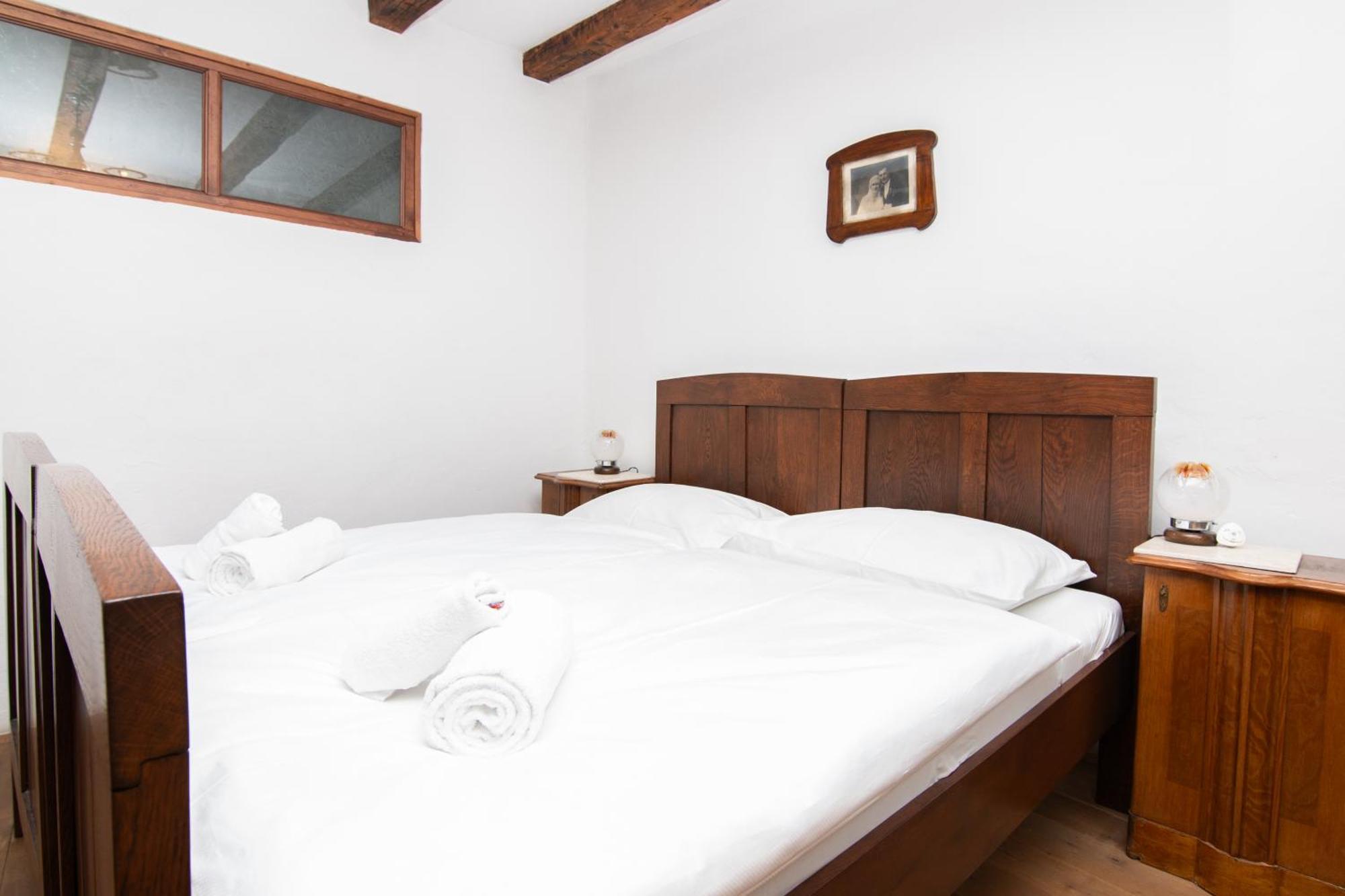 Apartments Valentinus 1800 Sezana Ngoại thất bức ảnh